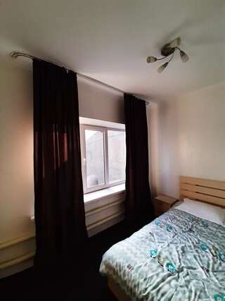 Хостелы September Hostel Алматы Семейный двухместный номер с 1 кроватью-2